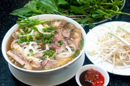 Bánh đúc, phở Lệ