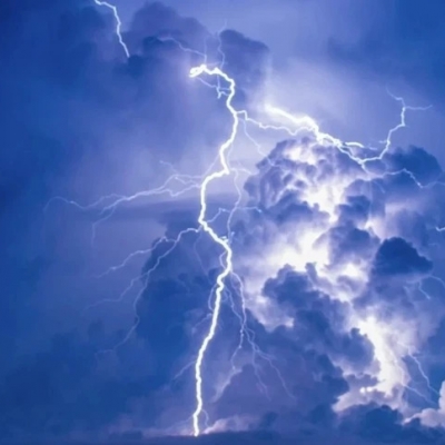 Cách phòng tránh và sơ cứu khi bị sét đánh Cách phòng tránh và sơ cứu khi bị sét đánh